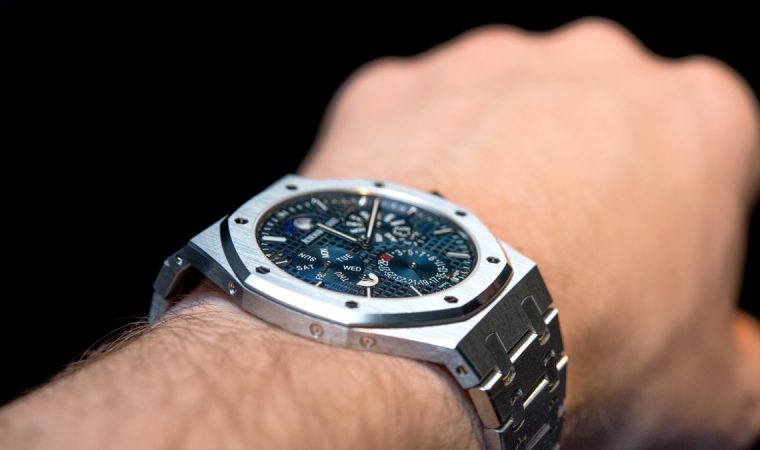 Why Many Watch Lovers Prefer Buying Used Pieces Over New Ones